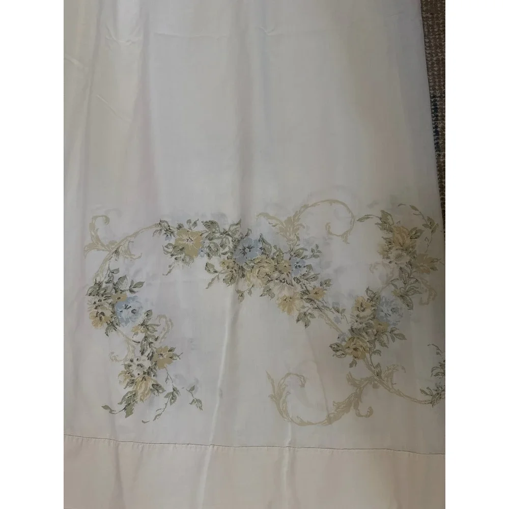 Vintage Stevens Utica Floral Garland Flat Sheet White Percale 108x115 King